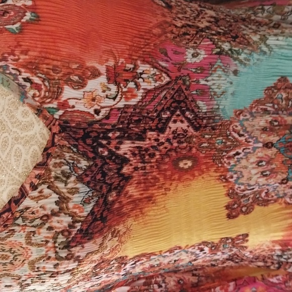 Spense woman's cold shoulder top. Size Xlg. - Picture 2 of 8